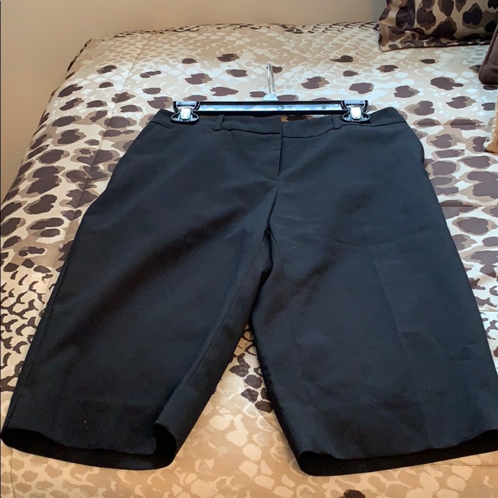 NY&C black dress shorts fits above the knee